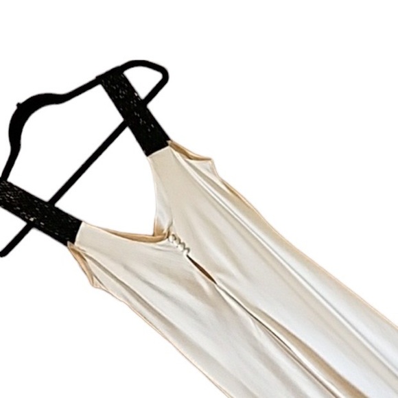 NWT Banana Republic Monogram Collection 100% silk maxi dress. Size 2. - Picture 9 of 13